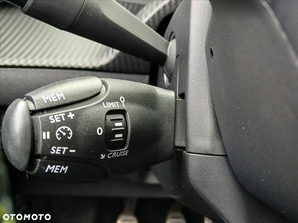 Peugeot 2008 1.2 PureTech GT Line S&S - 18