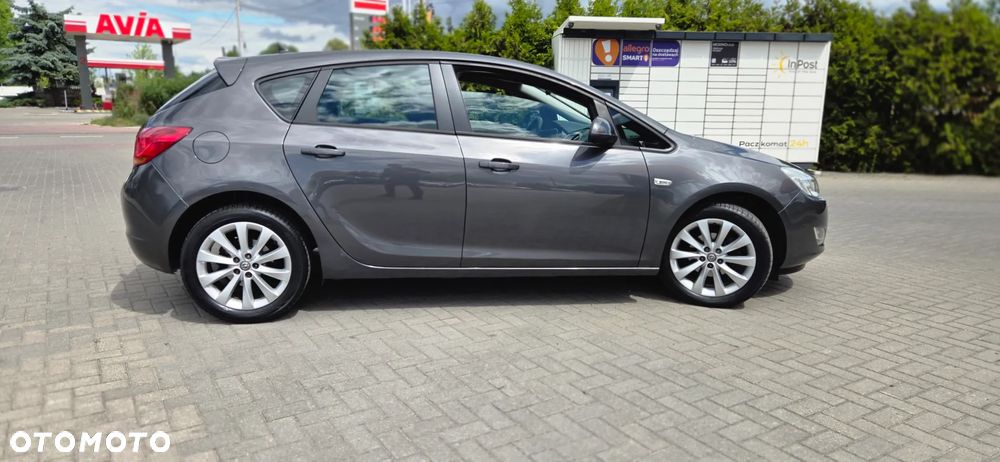 Opel Astra 1.4 Turbo 150 Jahre - 20