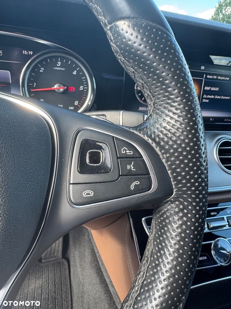 Mercedes-Benz Klasa E 220 d T 9G-TRONIC Avantgarde - 32