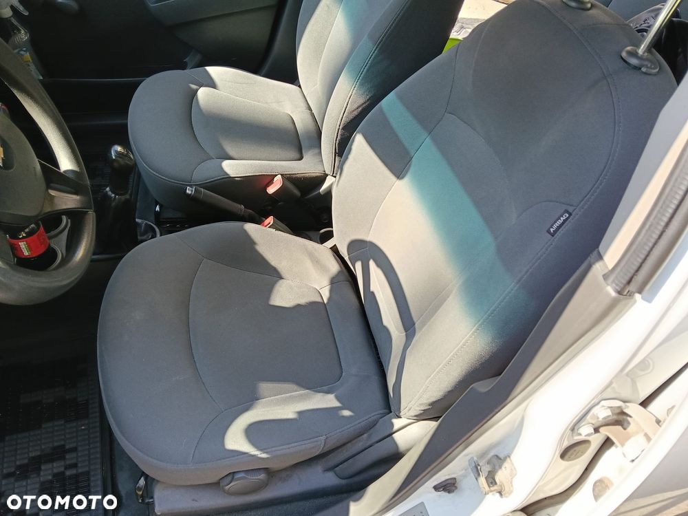 Chevrolet Spark 1.0 Base - 10