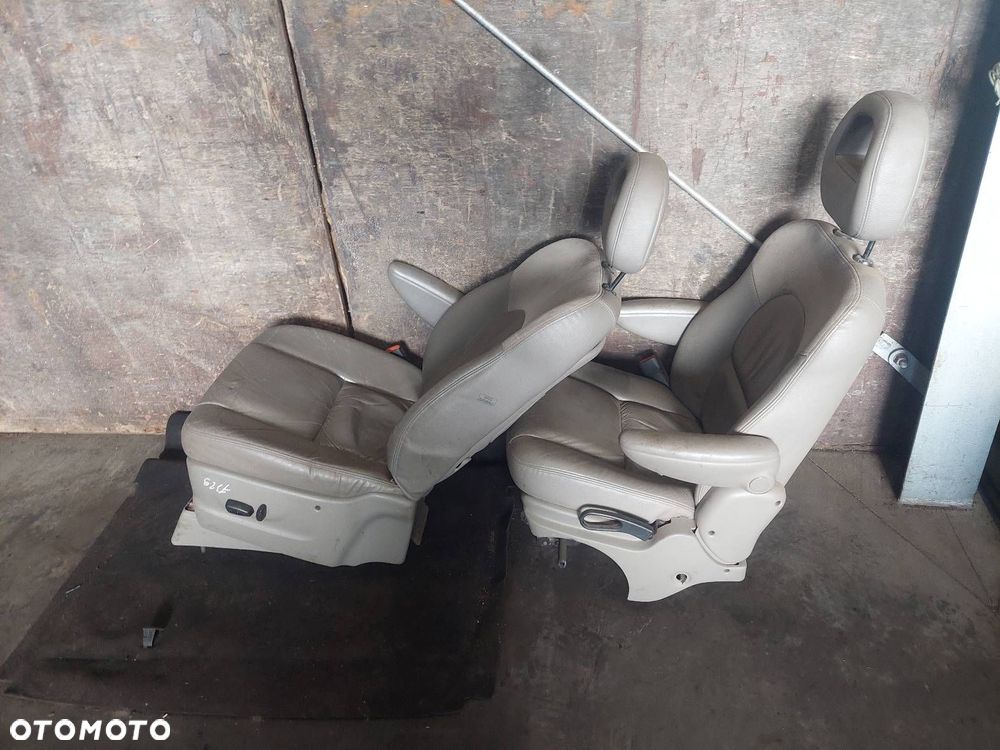 KOMPLET FOTELI LEWY PRAWY PRZÓD KANAPA TYŁ BOCZKI CHRYSLER GRAND VOYAGER IV - 17