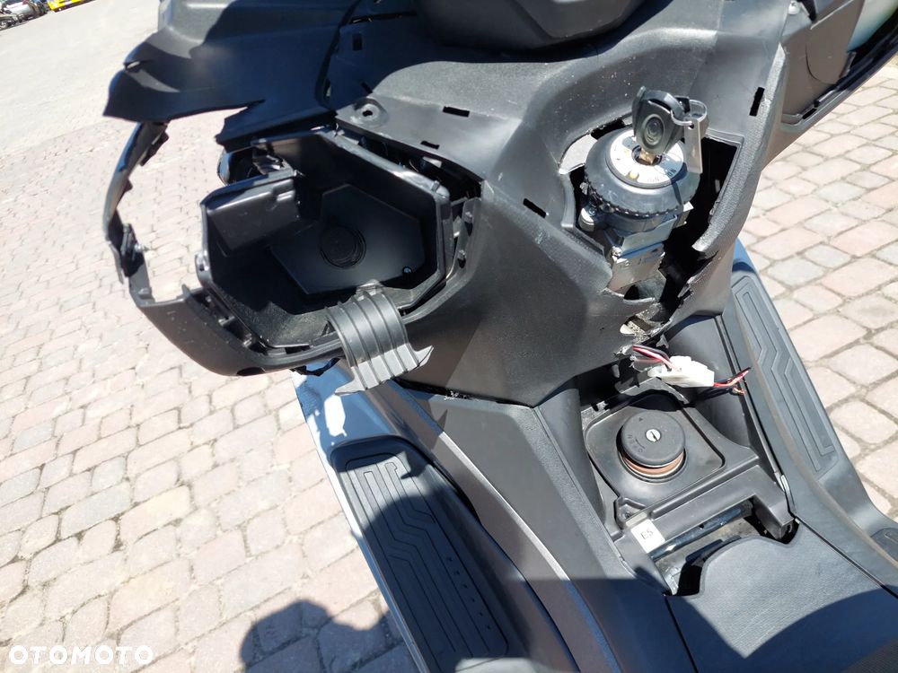 Kymco X-Town - 10