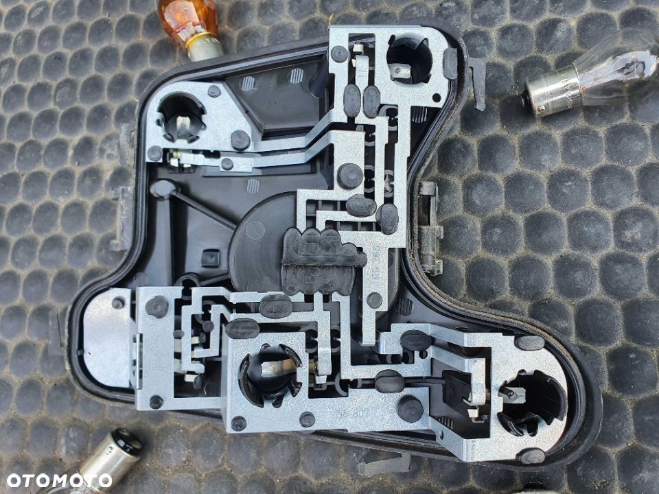 Wklad Lampa Lampy Zarowka Mocowanie Tyl Tylne AUDI A4 B6 Sedan Małysz 153947 153948 153 947 153 948 - 4