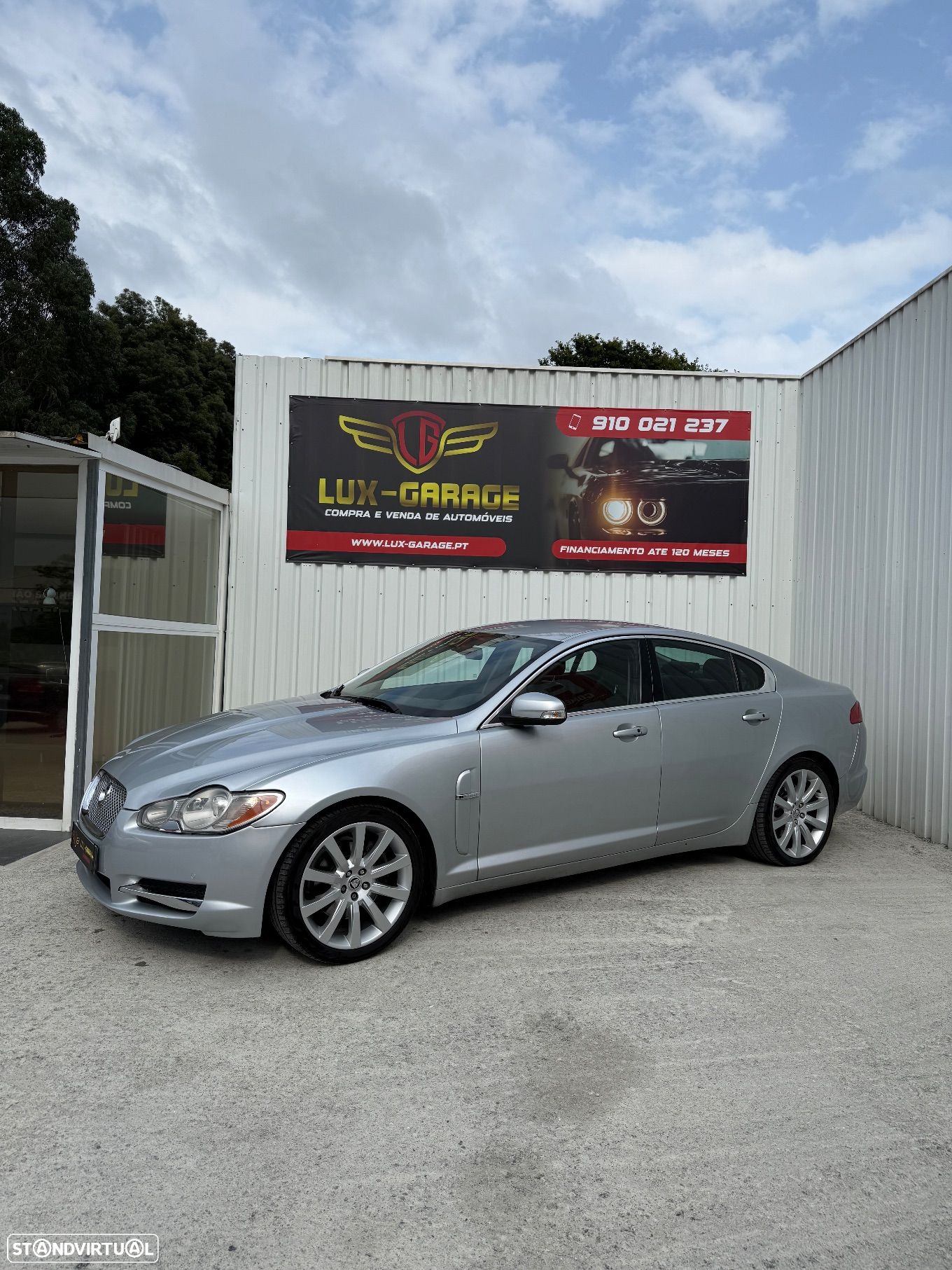 Jaguar XF 2.7 D V6 Premium Luxury - 1