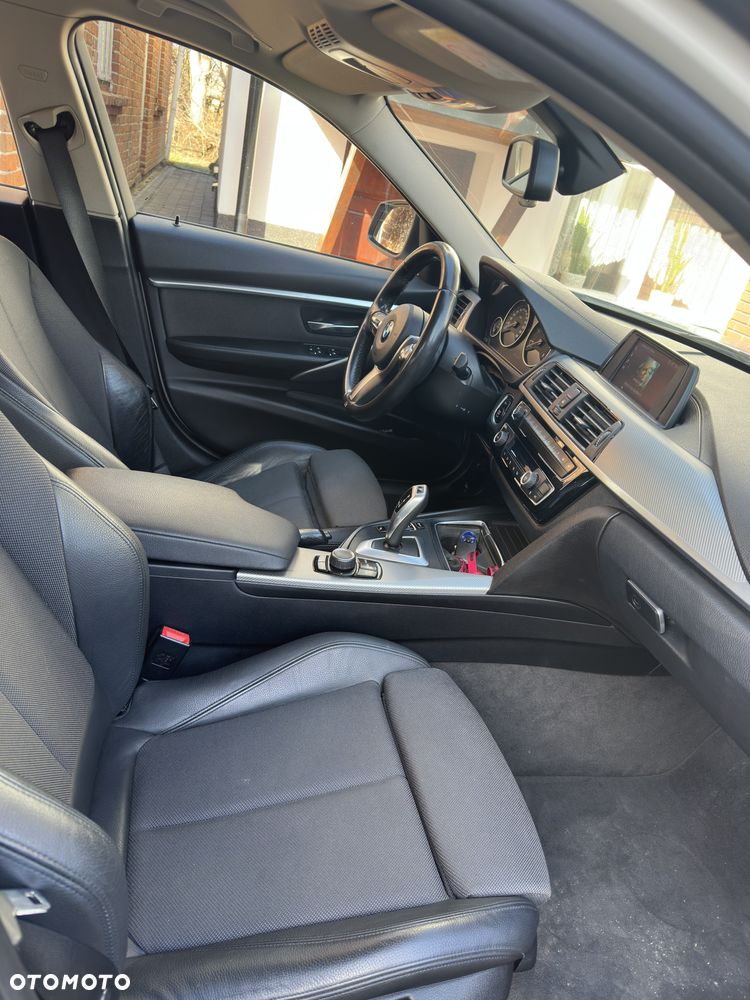 BMW Seria 3 320d Sport Line Shadow - 14