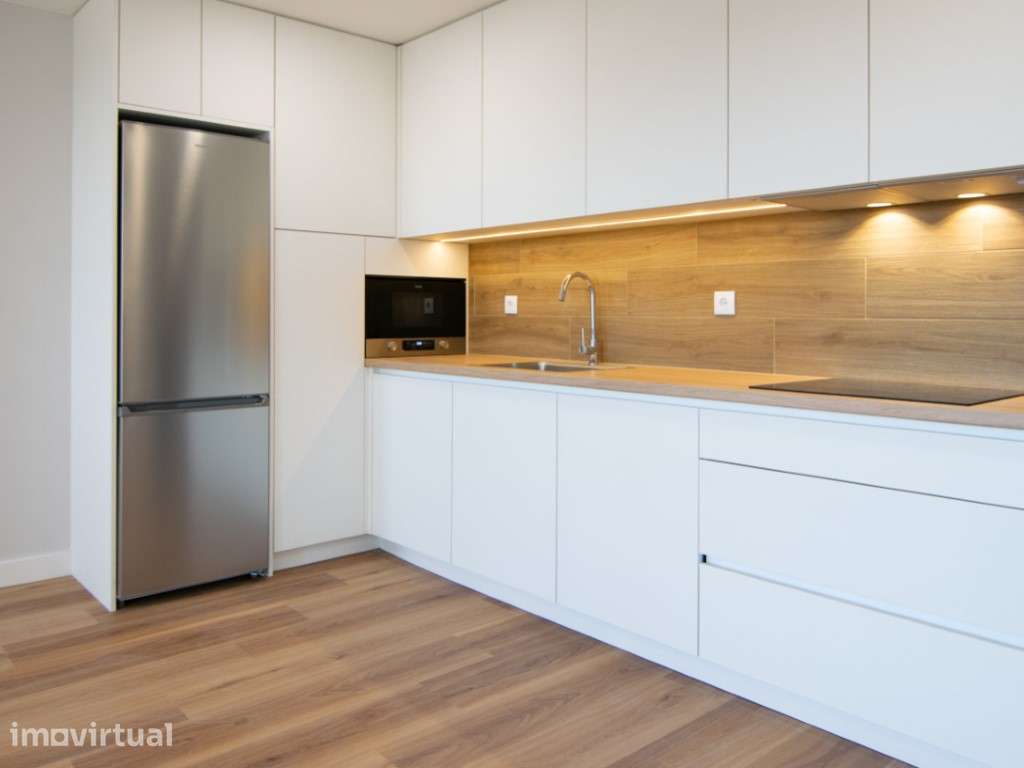 Imóvel Totalmente Remodelado e Equipado - Grande imagem: 2/21