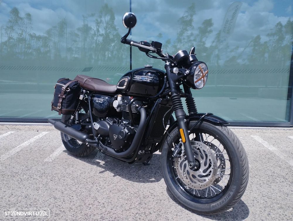 Triumph Bonneville T120 Black - 4