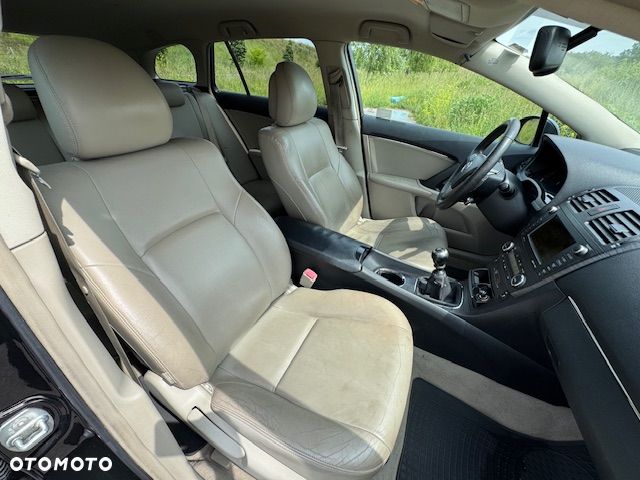 Toyota Avensis - 10