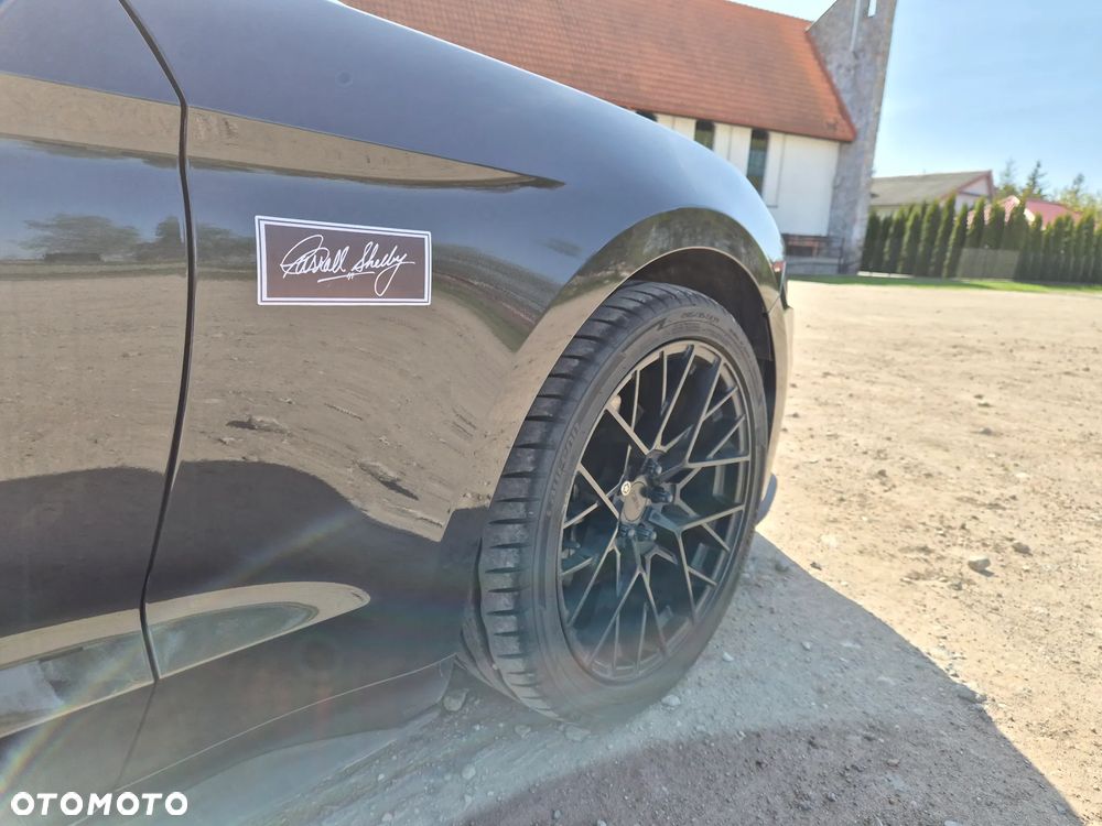 Ford Mustang - 36