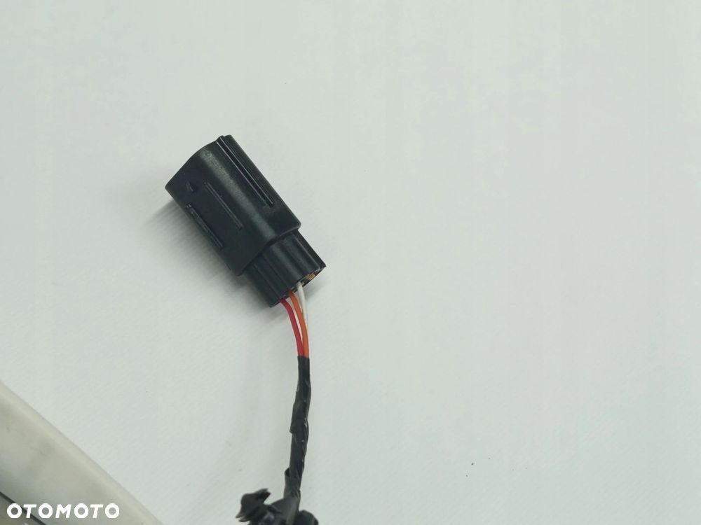 LUSTERKO LEWE DODGE CHALLENGER 08-14 3 PIN - 5