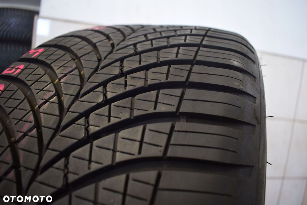 R20 255/35 Goodyear Vector 4Seasons GEN-3 Wysyłka gratis! - 3
