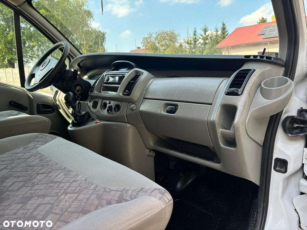 Opel Vivaro - 11
