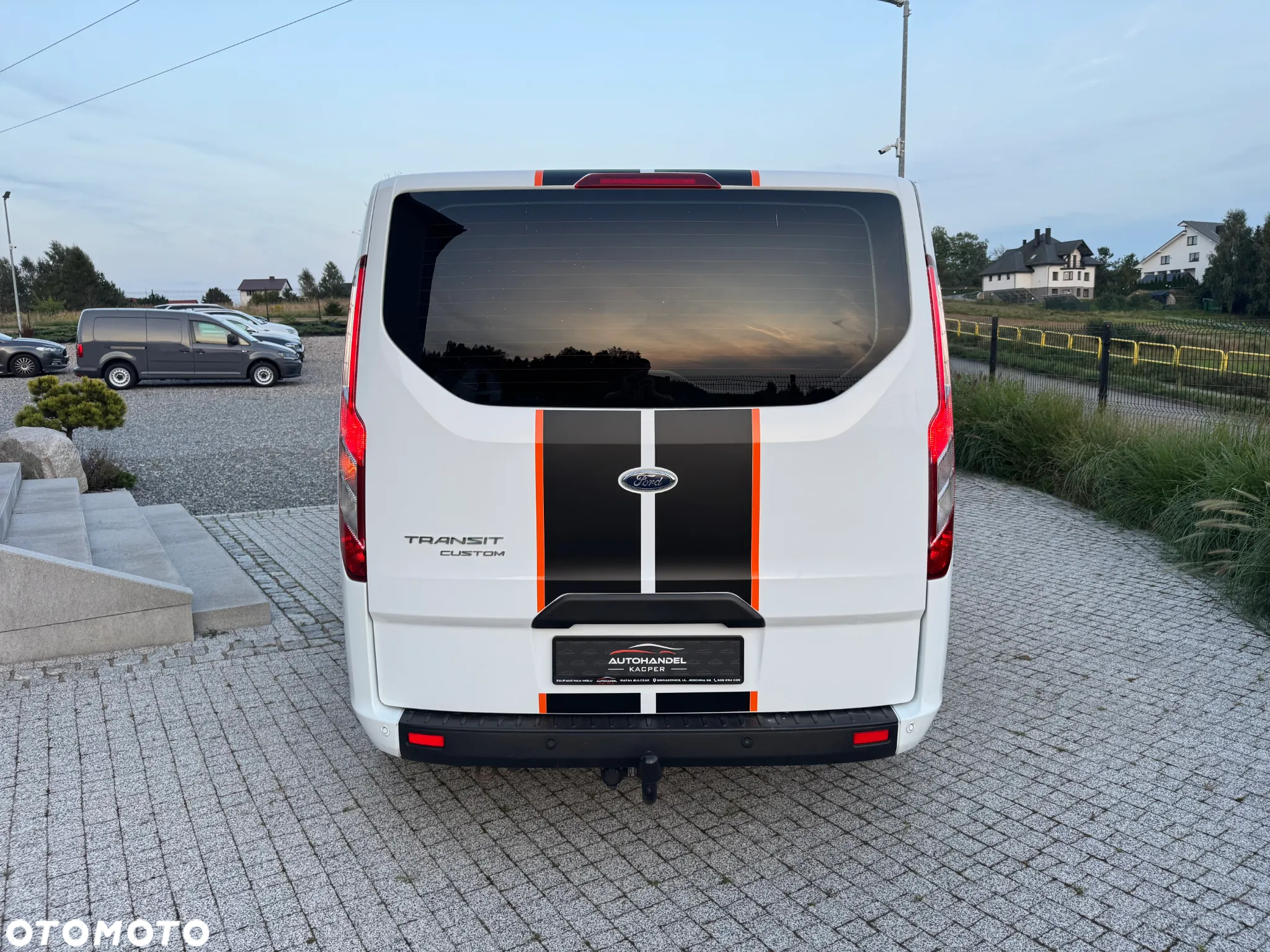 Ford TRANSIT CUSTOM - 9
