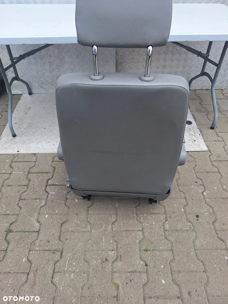 FOTEL PODŁOKIETNIK PRAWY PRZÓD PASAŻERA VW TRANSPORTER T5 LIFT CARAVELLE - 2
