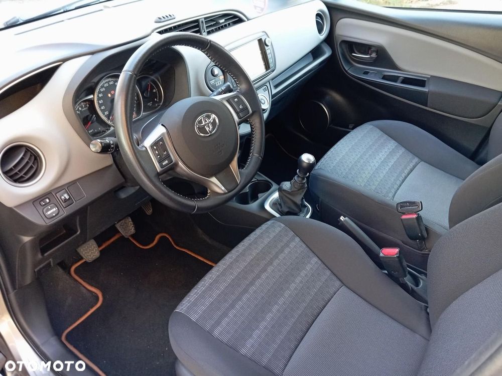Toyota Yaris - 10