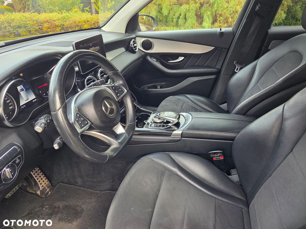 Mercedes-Benz GLC 250 d 4Matic 9G-TRONIC AMG Line - 33