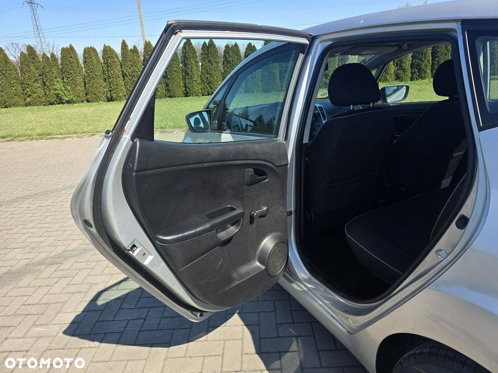 Kia Venga - 16