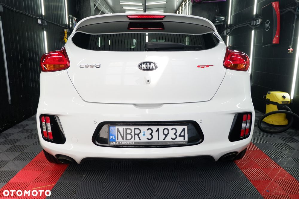 Kia ProCeed 1.6 T-GDI GT XL - 4