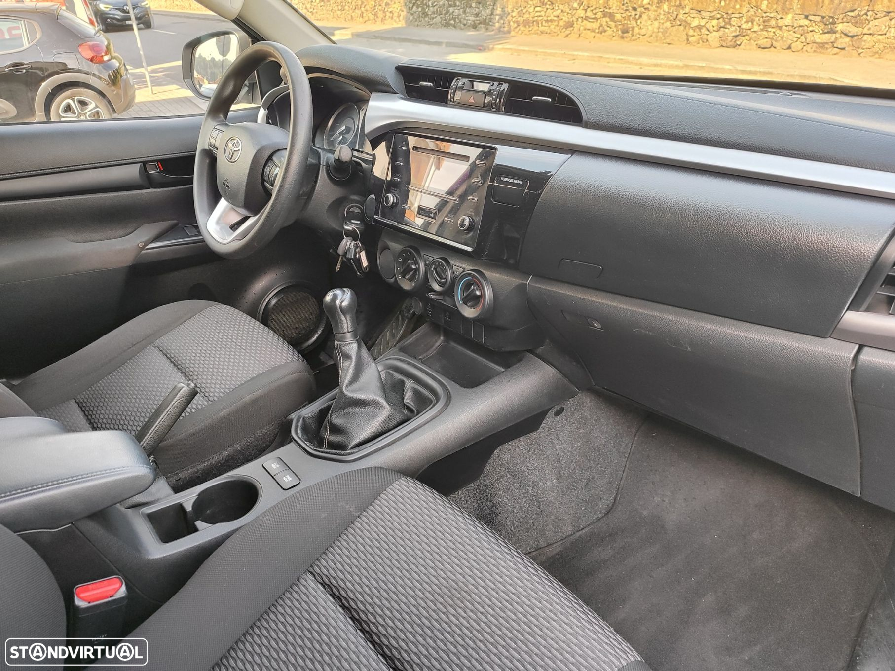 Toyota Hilux 2.4 D-4D 2WD CD CM - 7