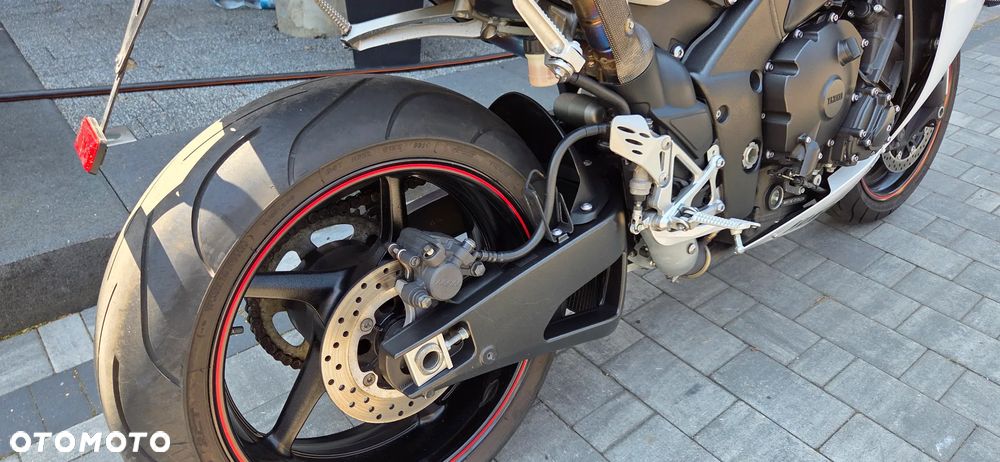 Yamaha YZF - 17