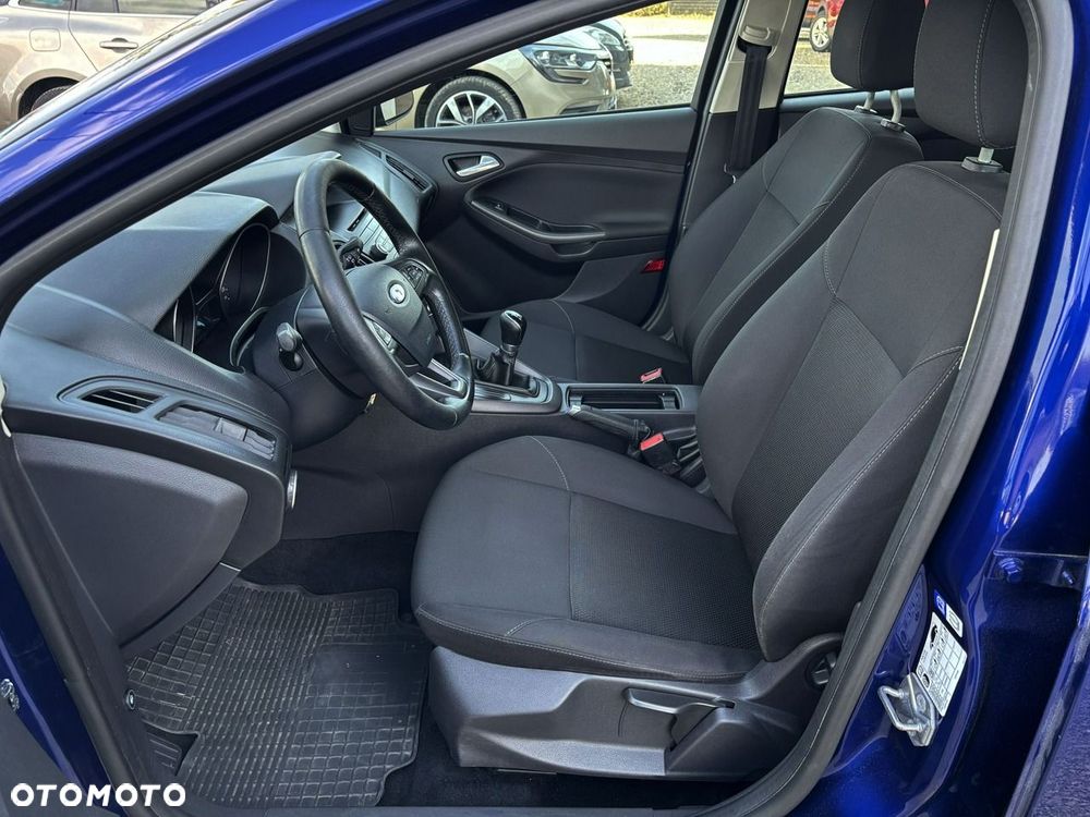 Ford Focus 1.6 Edition - 16
