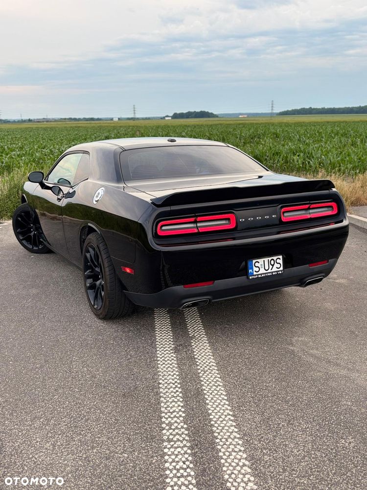 Dodge Challenger - 14
