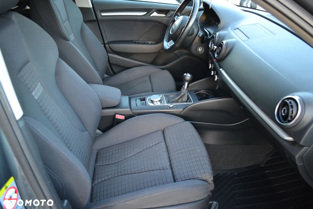 Audi A3 Sportback 2.0 TDI Ambiente - 8