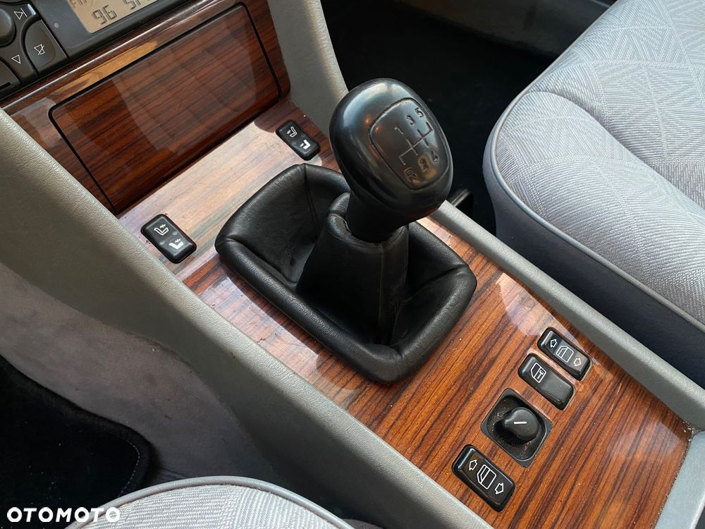Mercedes-Benz Klasa E - 7