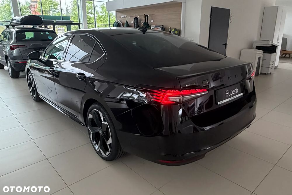 Skoda Superb 2.0 TSI Sportline DSG - 9