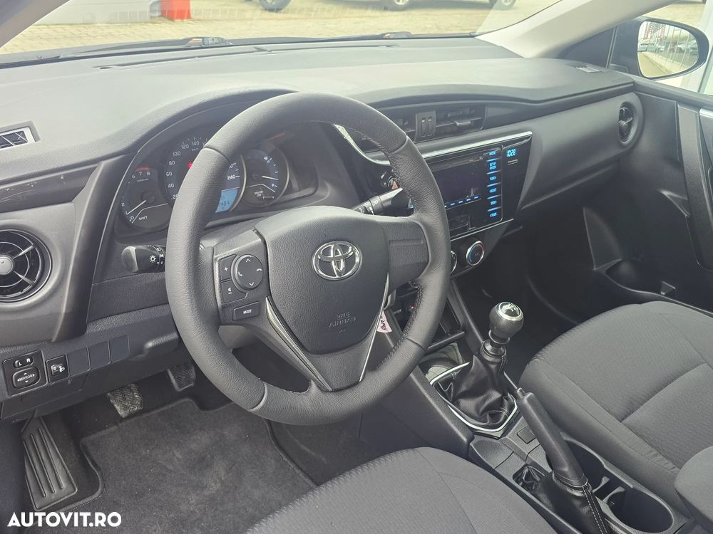 Toyota Corolla 1.6 Valvematic Terra - 9