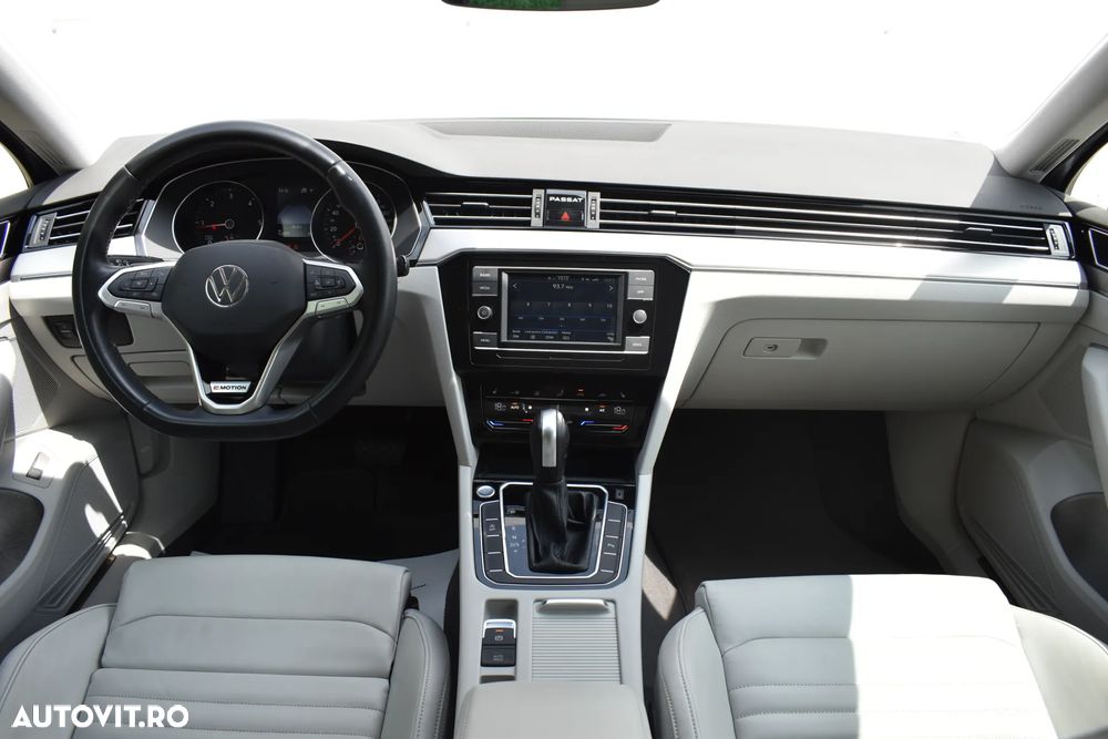 Volkswagen Passat Variant 2.0 TDI 4Mot DSG Highline - 7