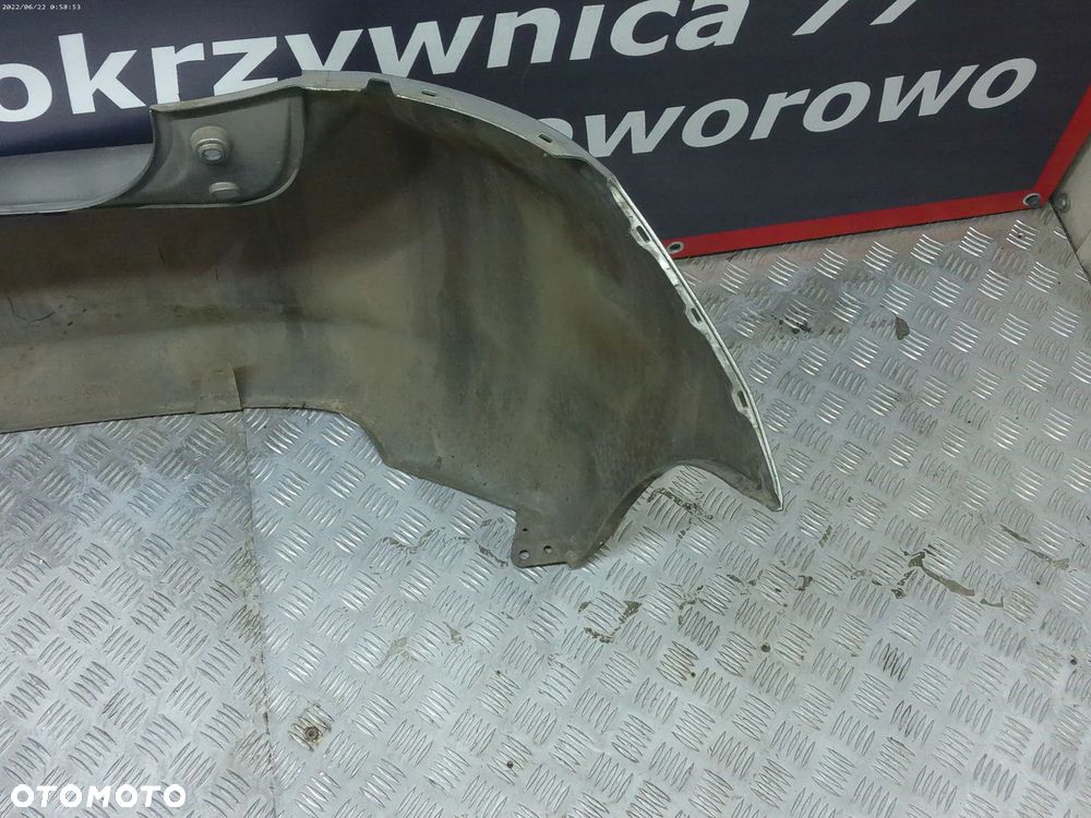 Toyota auris i zderzak tył - 7