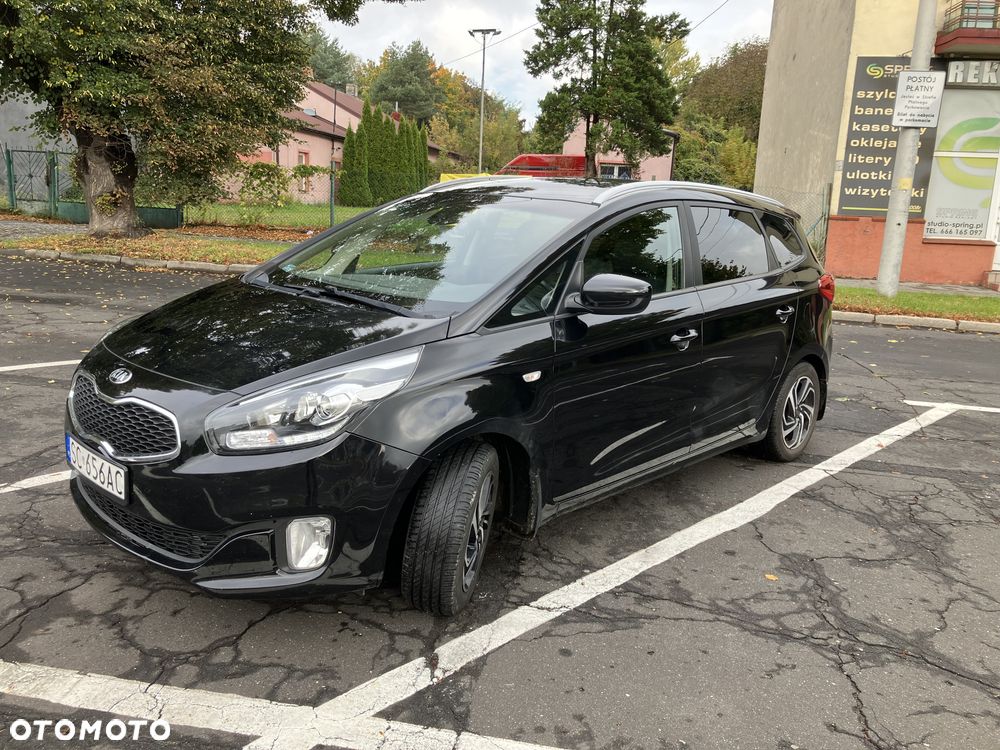 Kia Carens - 2