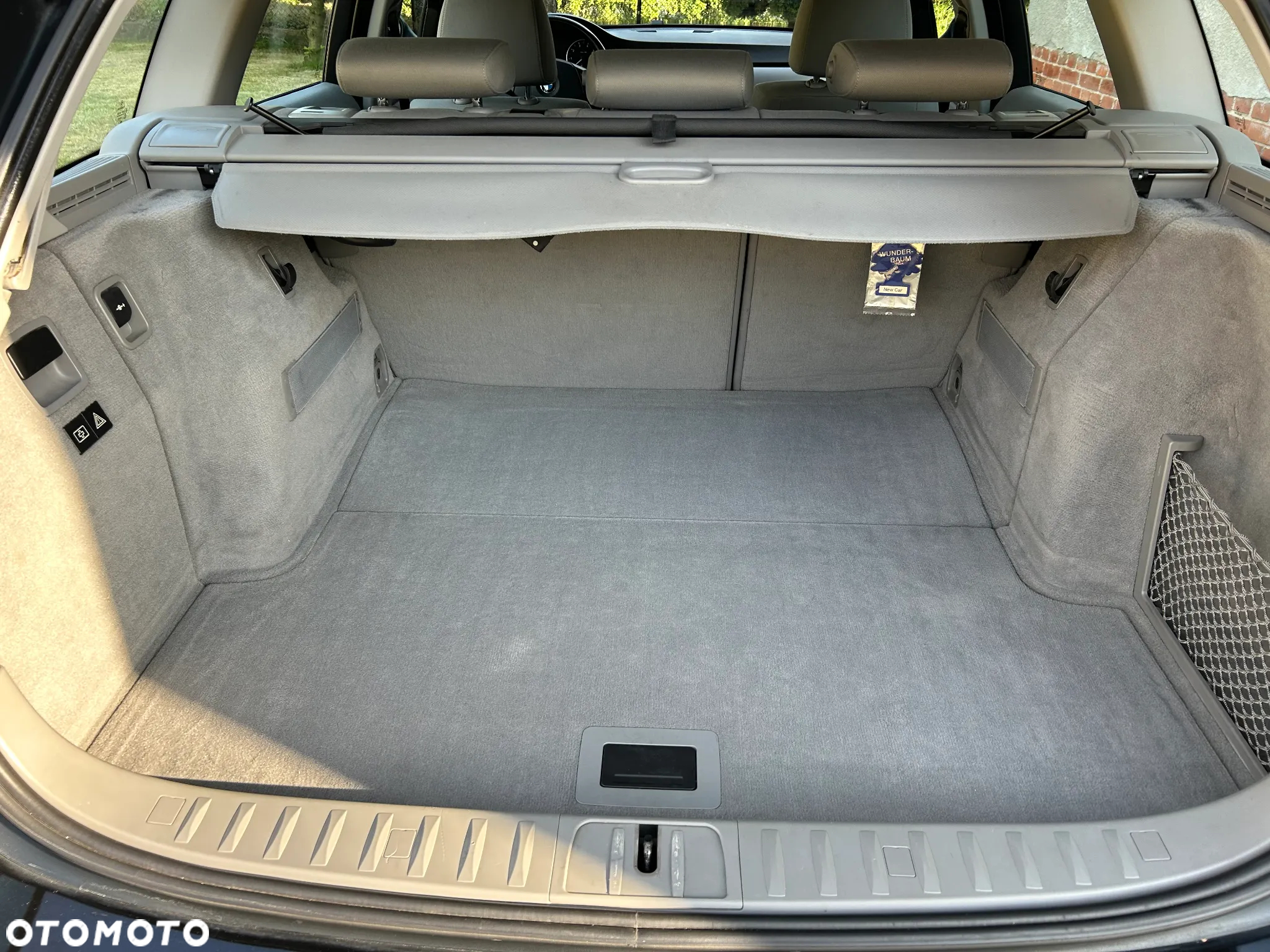 BMW Seria 3 318i Touring - 2
