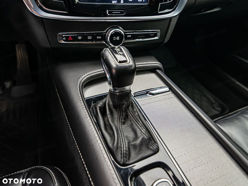 Volvo S90 D5 AWD R-Design - 24