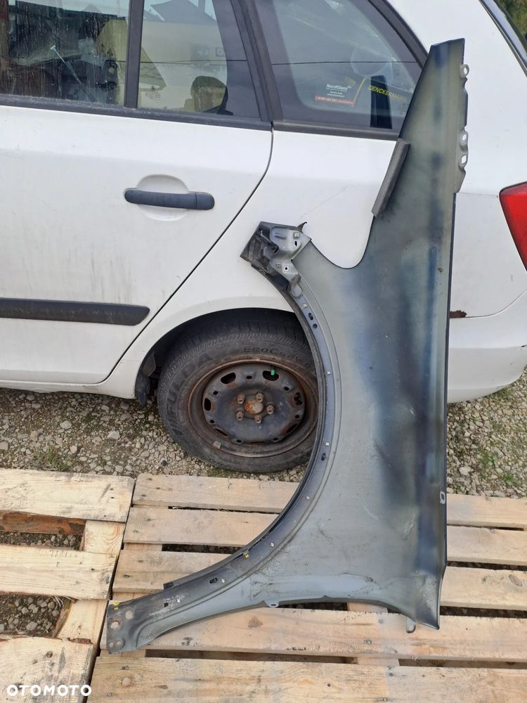 Volvo C30 błotnik prawy kod lakieru 466-46 i inne - 4