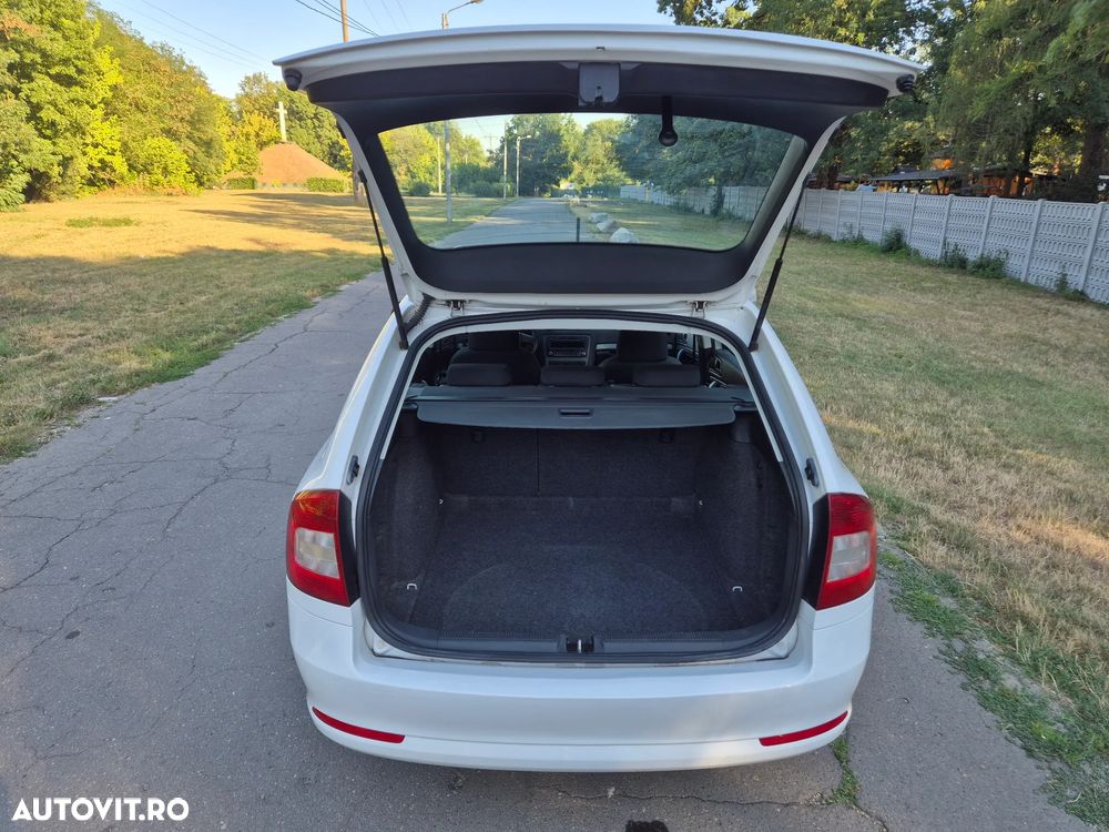 Skoda Octavia 1.6 TDI Ambiente - 11