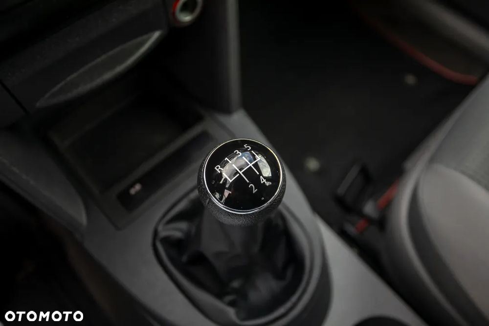 Volkswagen Caddy Life - 23