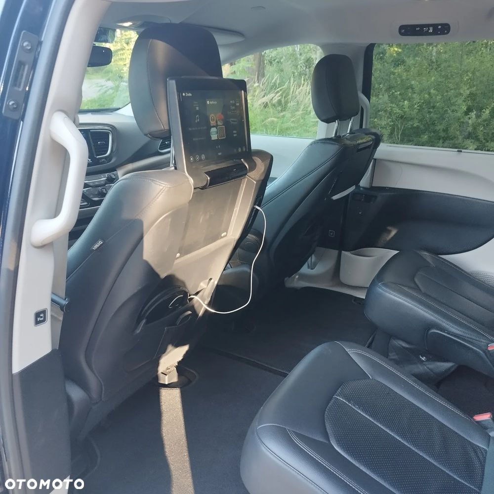 Chrysler Pacifica - 6