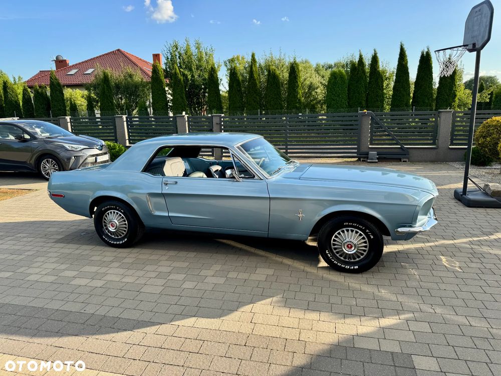 Ford Mustang - 6