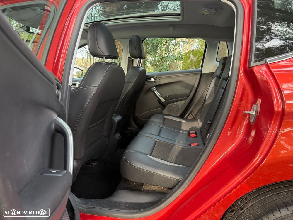 Peugeot 2008 1.2 PureTech Allure EAT6 - 12