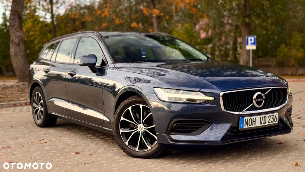 Volvo V60 B3 B DKG Momentum - 26