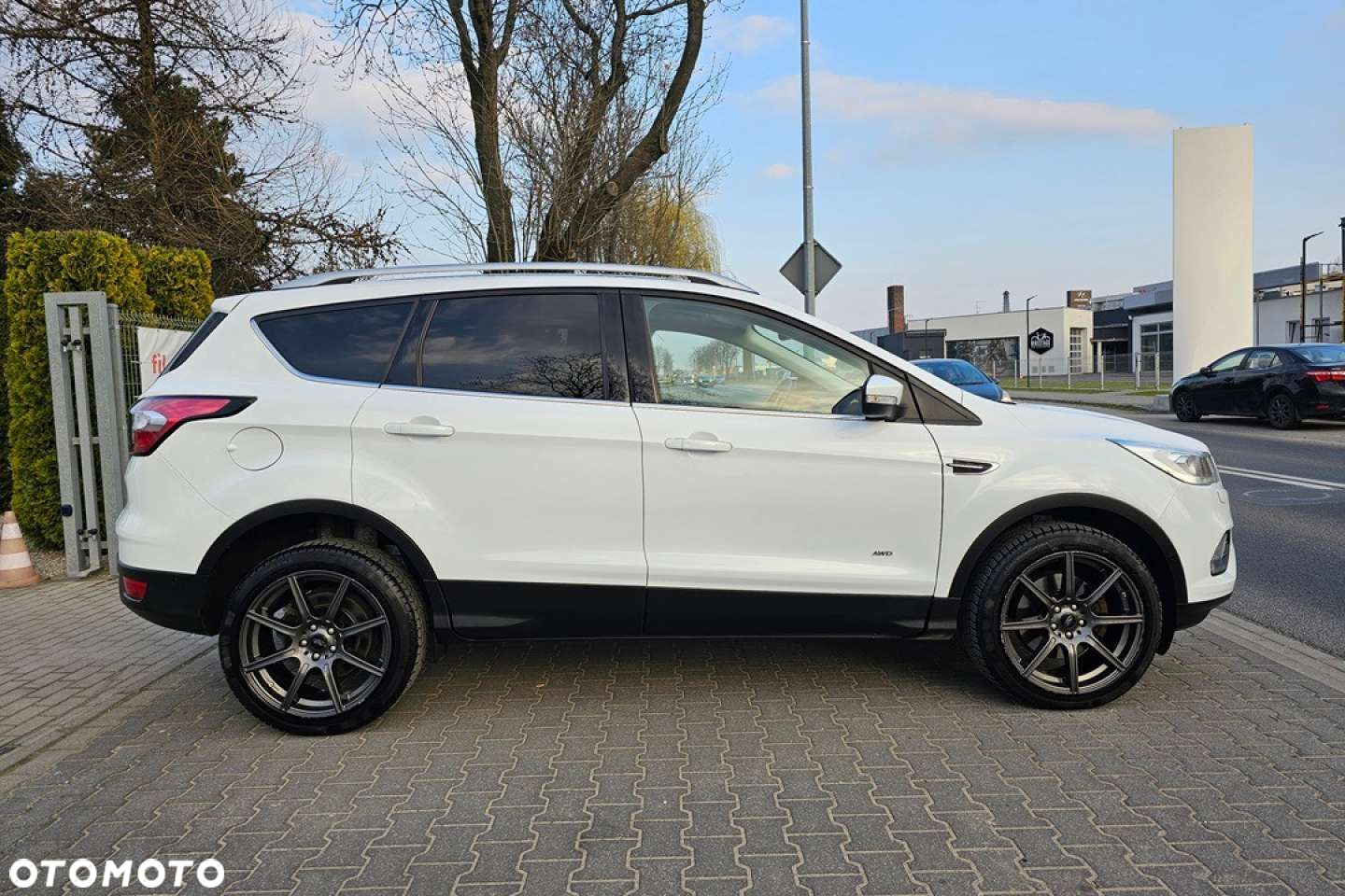 Ford Kuga - 12