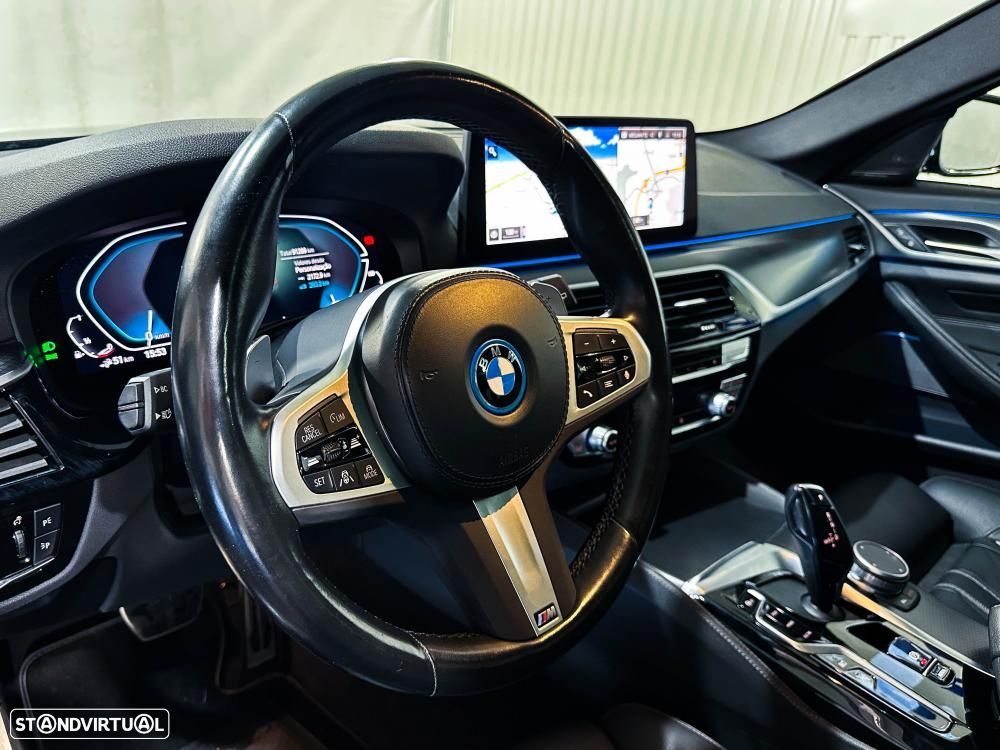 BMW 530 e Pack Desportivo M - 18