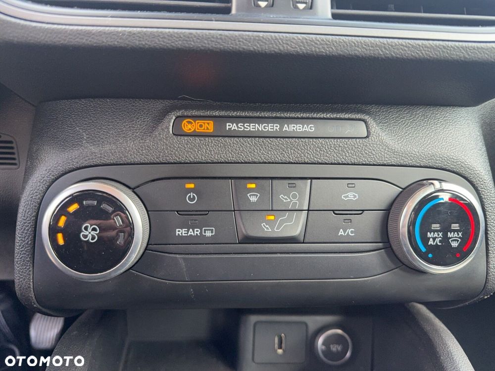 Ford Focus 1.0 EcoBoost Trend - 17