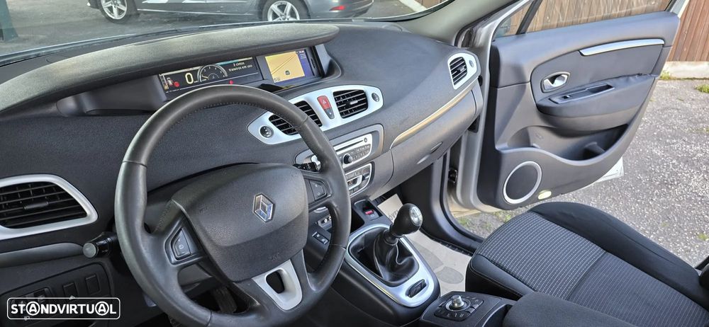 Renault Scénic 1.5 dCi Dynamique S - 15