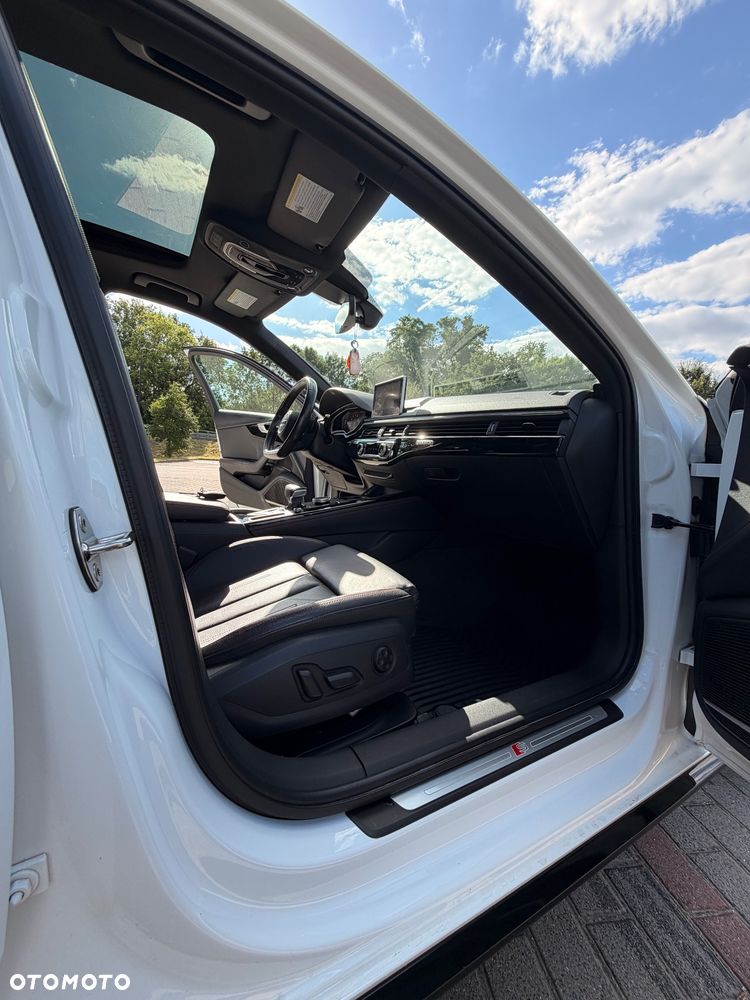 Audi A4 Limousine - 16