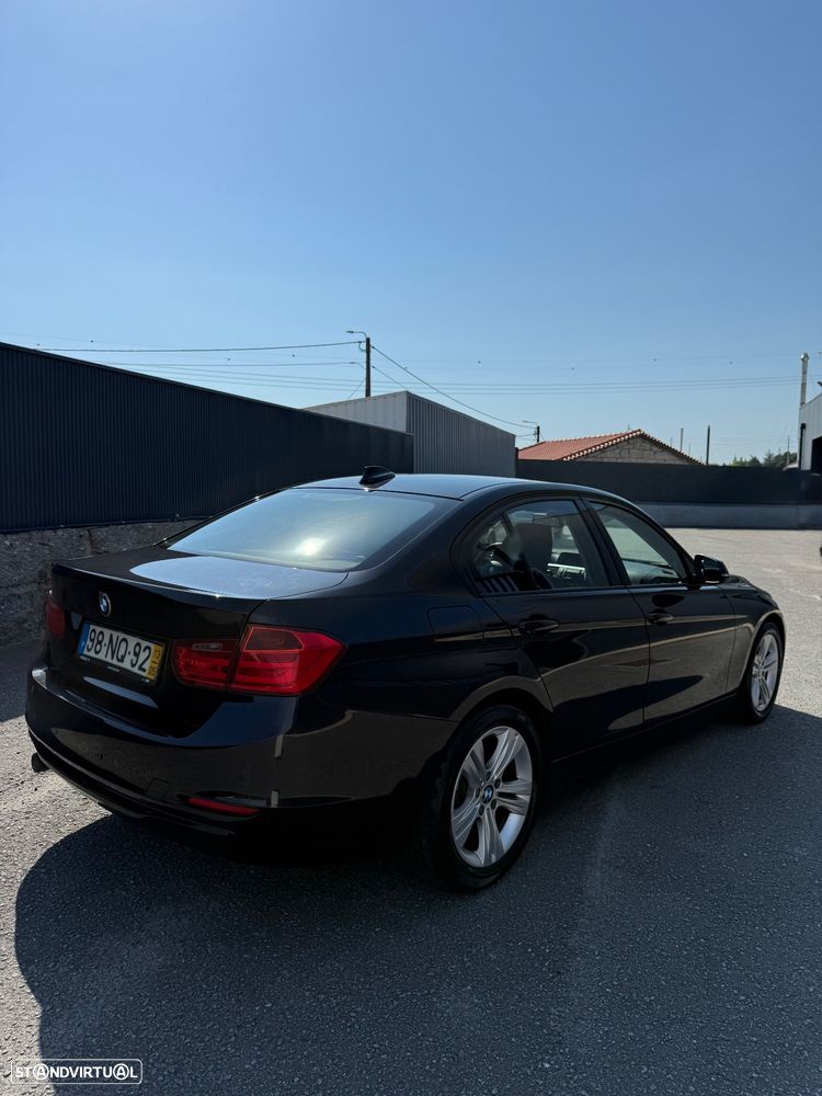 BMW 318 d Sport Auto - 2