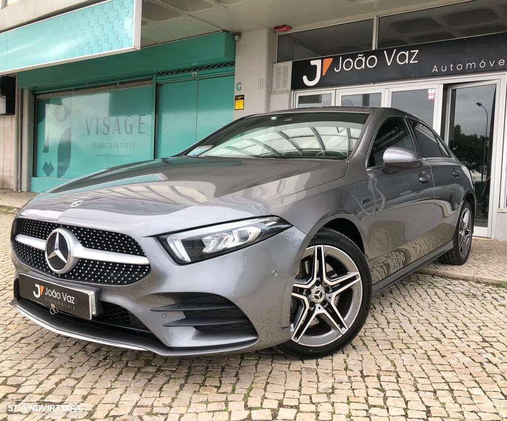 Mercedes-Benz A 250 Limousine e AMG Line - 3