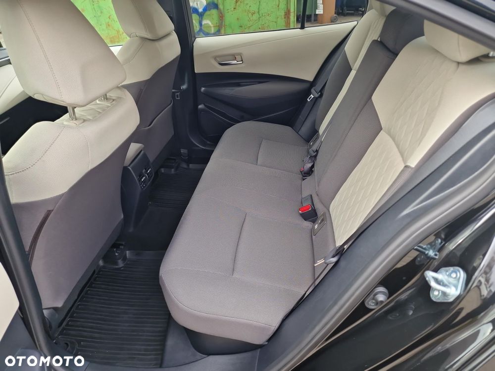 Toyota Corolla 1.8 Hybrid Comfort - 13